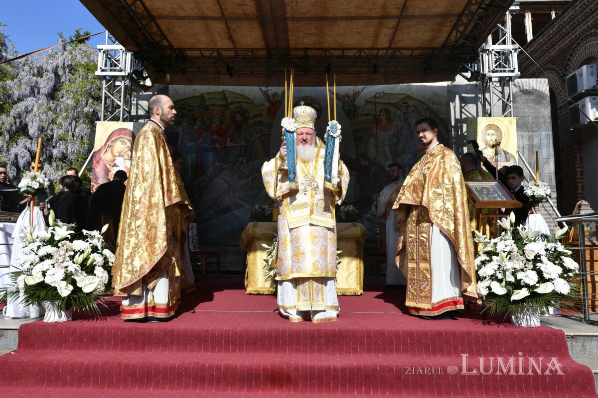 Înnoire la Biserica Domnească din București 252480