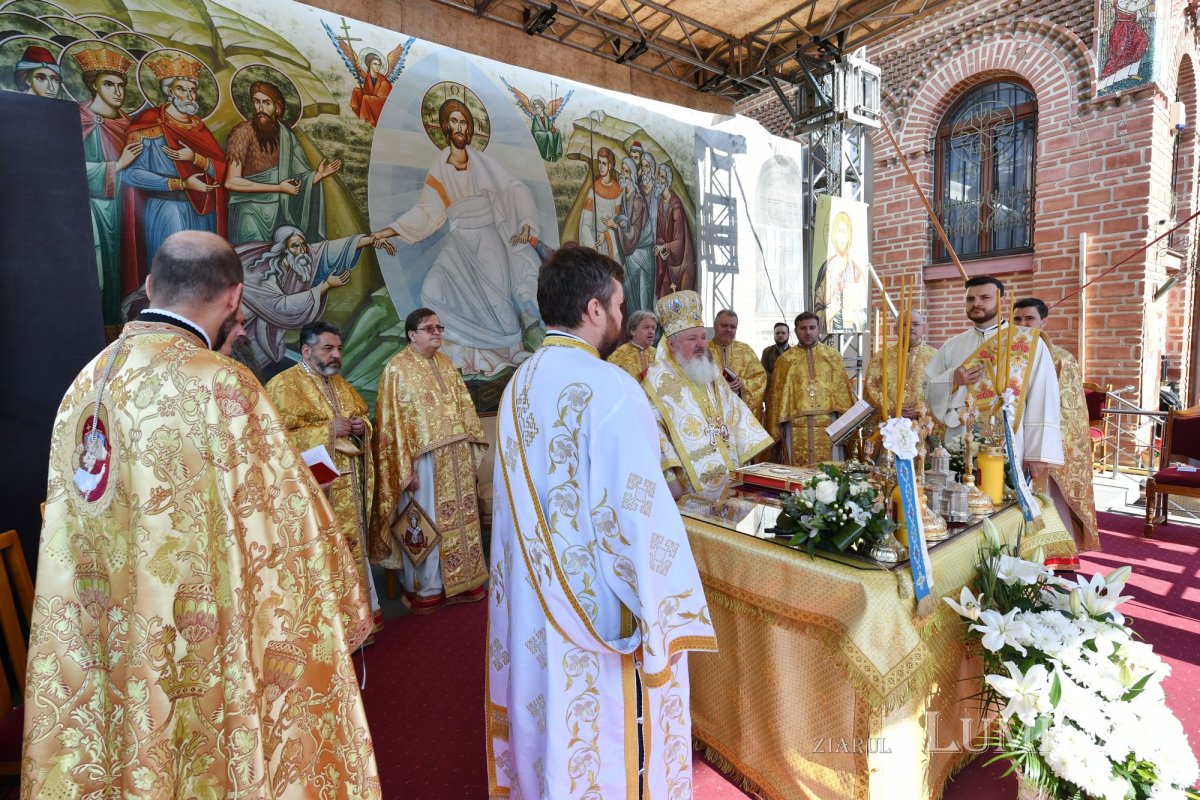 Înnoire la Biserica Domnească din București 252483