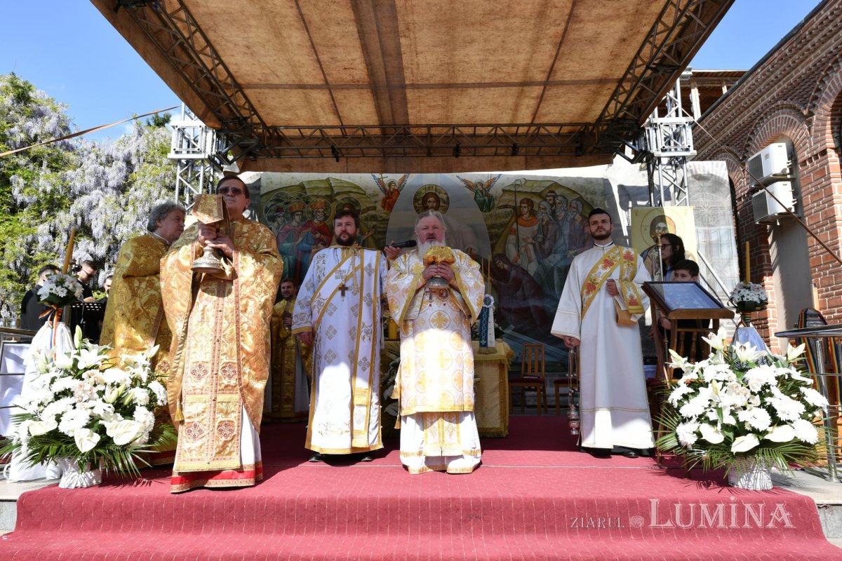 Înnoire la Biserica Domnească din București 252498