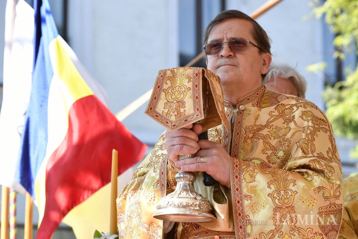 Înnoire la Biserica Domnească din București 252499