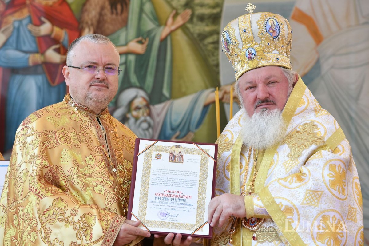 Înnoire la Biserica Domnească din București 252510