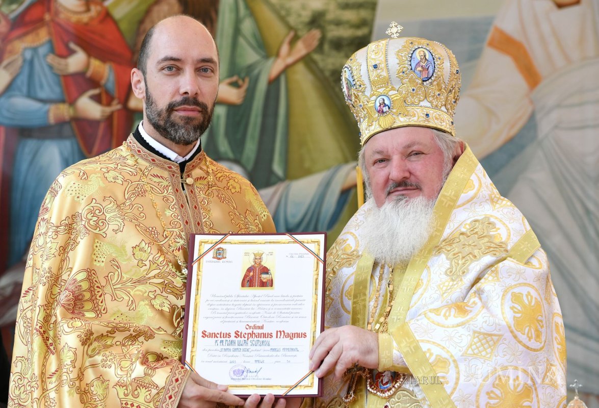 Înnoire la Biserica Domnească din București 252511