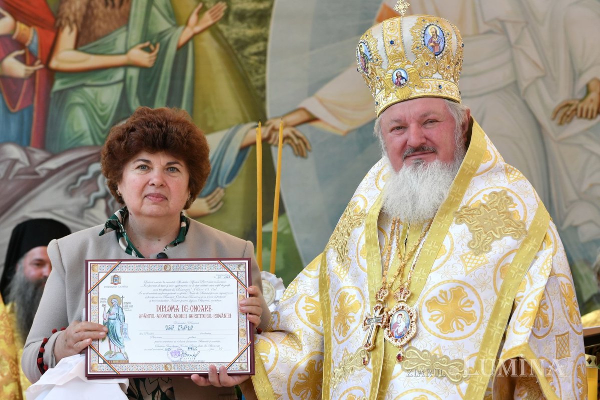 Înnoire la Biserica Domnească din București 252515