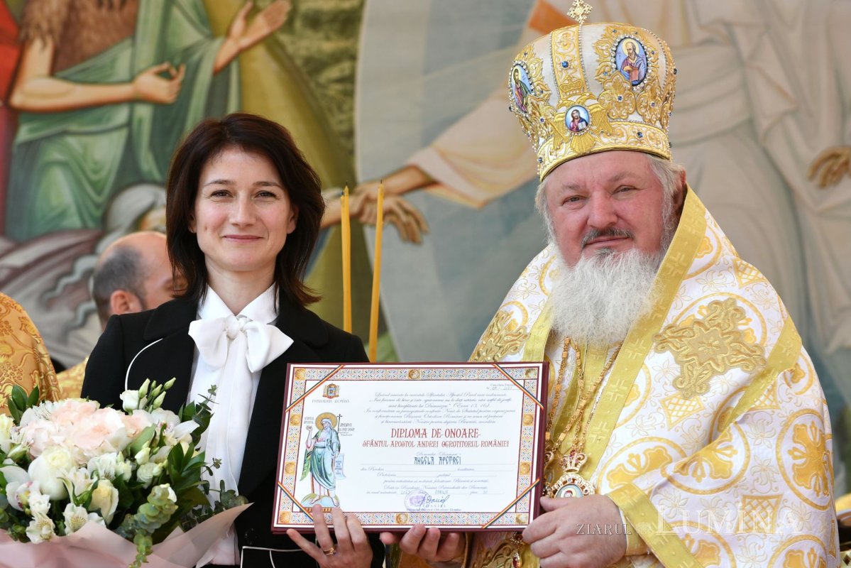 Înnoire la Biserica Domnească din București 252516