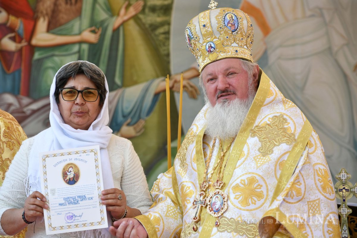 Înnoire la Biserica Domnească din București 252520