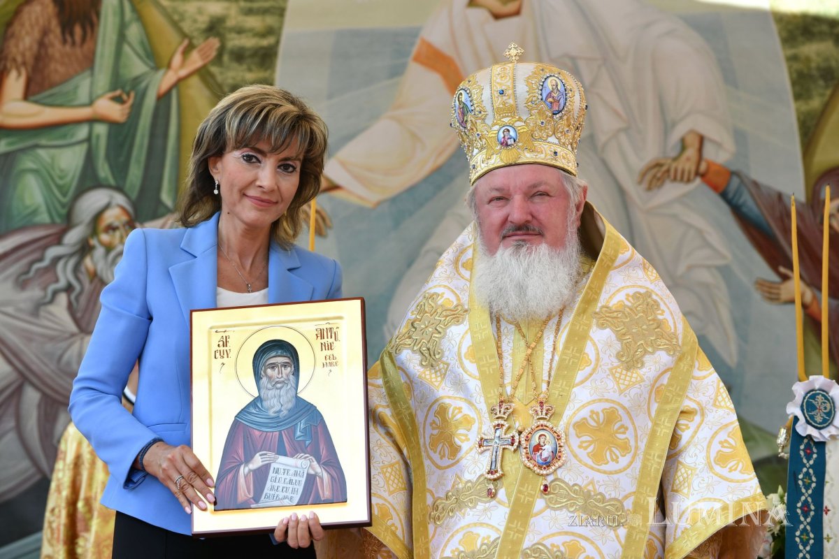 Înnoire la Biserica Domnească din București 252522