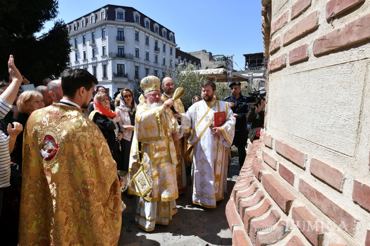 Înnoire la Biserica Domnească din București 252526