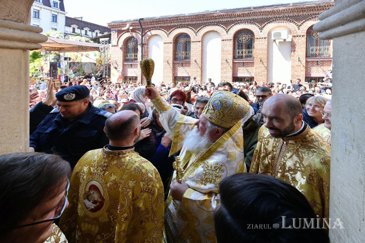 Înnoire la Biserica Domnească din București 252529
