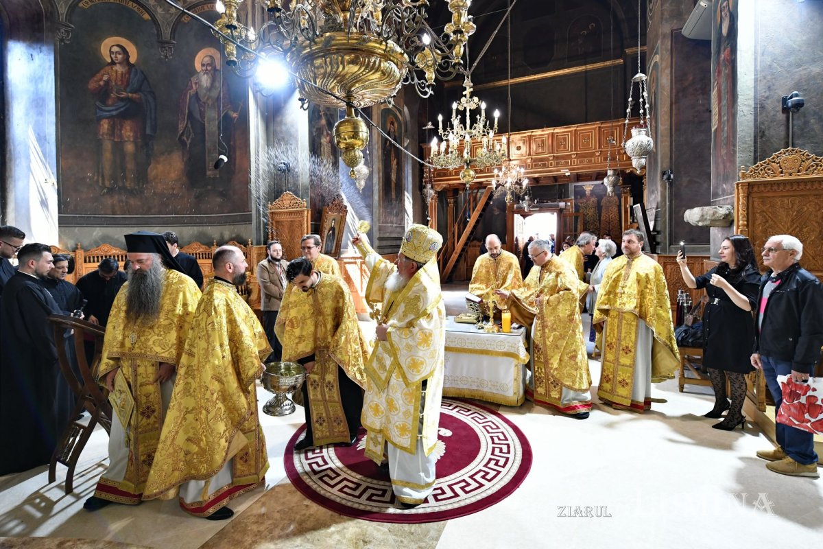 Înnoire la Biserica Domnească din București 252530