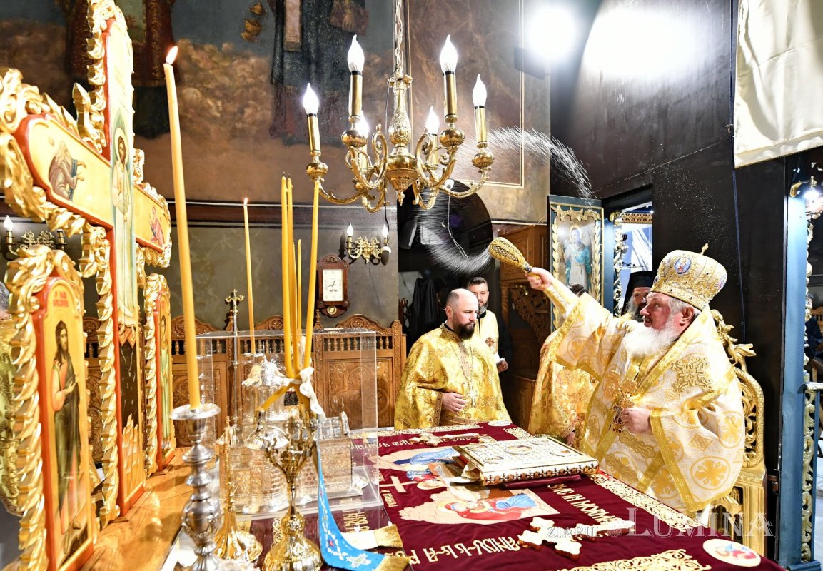 Înnoire la Biserica Domnească din București 252531