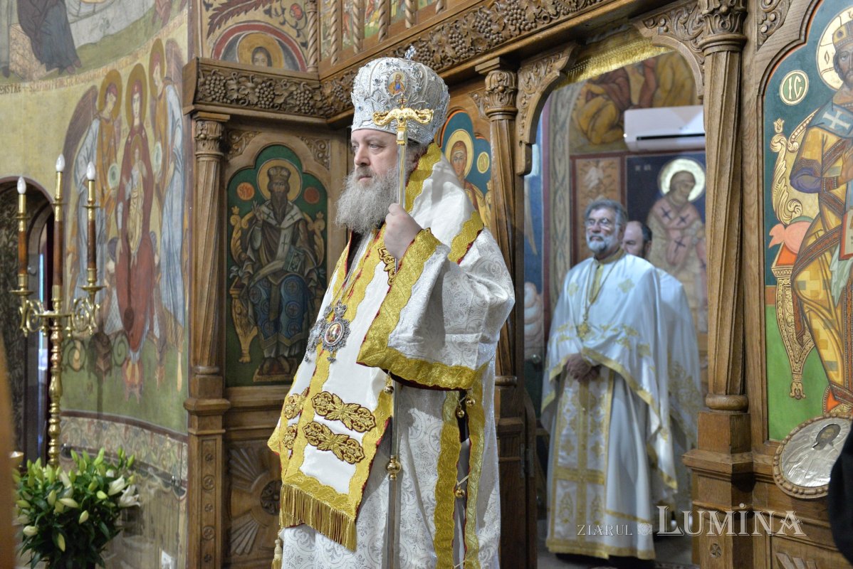 Comuniune în cântare liturgică la o parohie din Capitală 252727