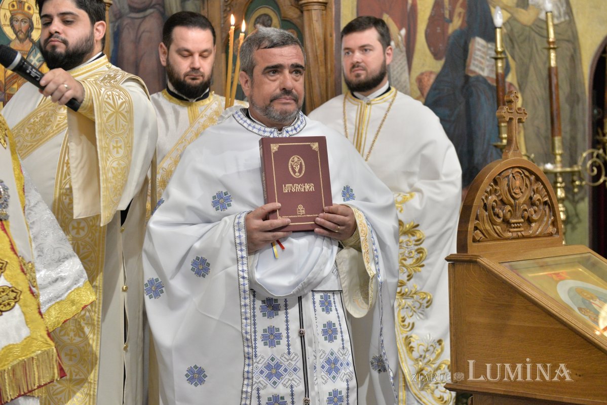 Comuniune în cântare liturgică la o parohie din Capitală 252730