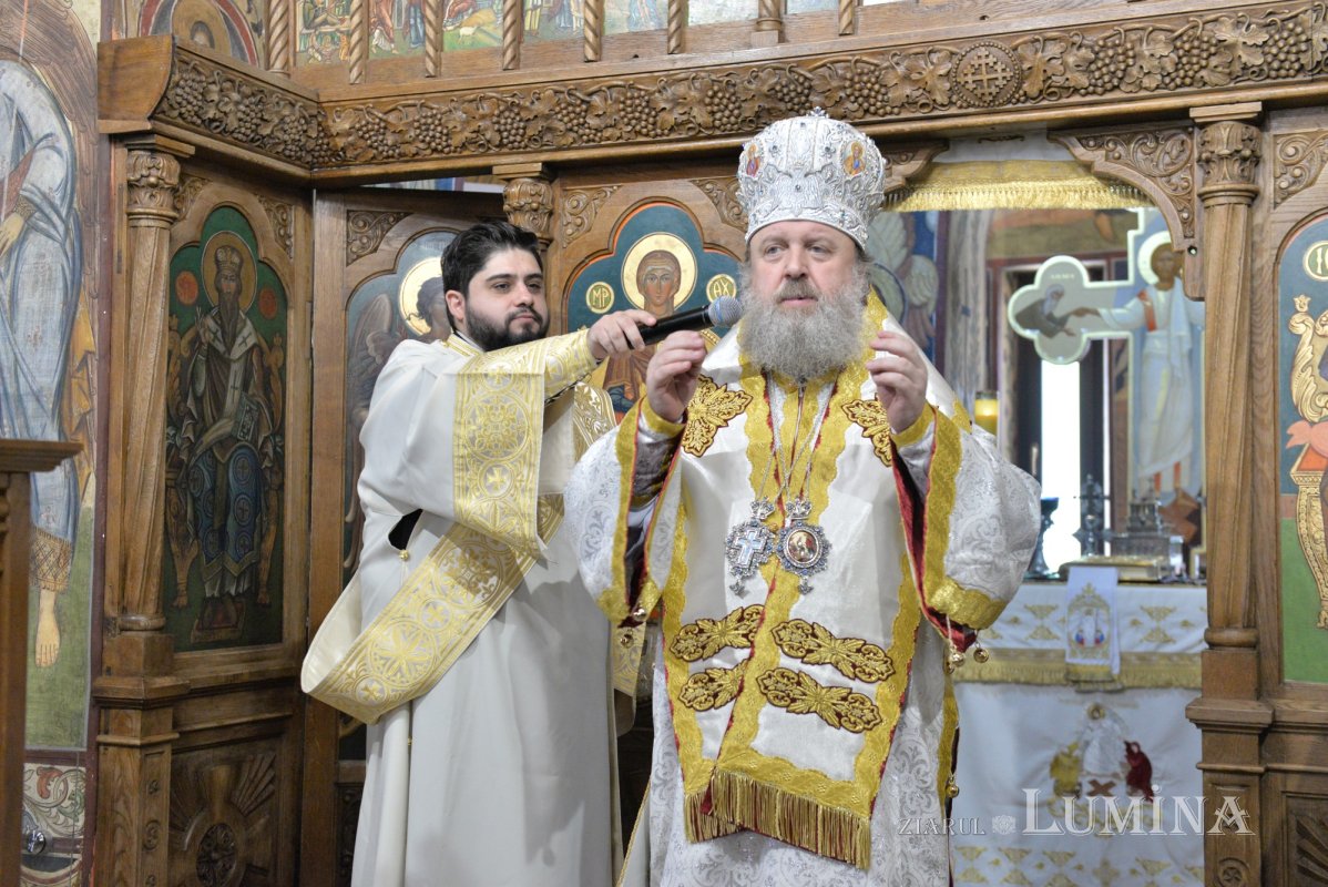 Comuniune în cântare liturgică la o parohie din Capitală 252733