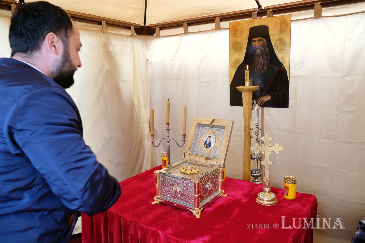 Laudă adusă ocrotitorului Olteniei la Parohia Săbăreni din Buftea 252999