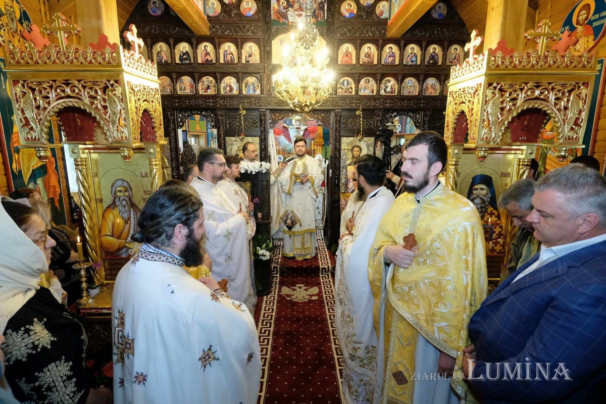 Laudă adusă ocrotitorului Olteniei la Parohia Săbăreni din Buftea 253006