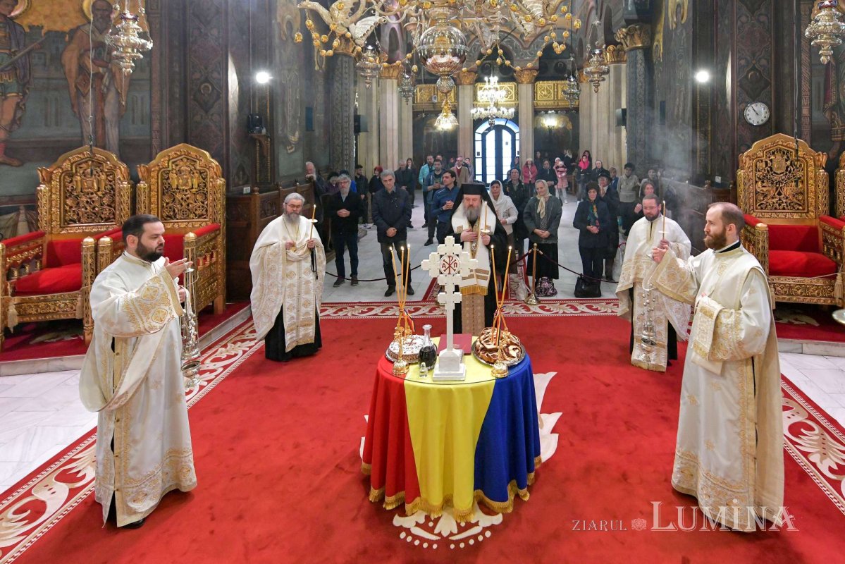 Pomenire și recunoștință regilor României la Catedrala Patriarhală 253709
