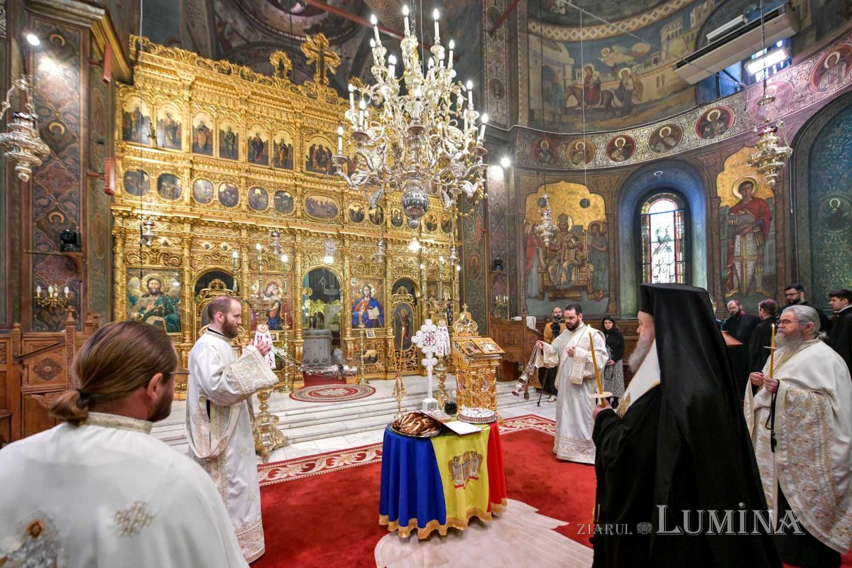 Pomenire și recunoștință regilor României la Catedrala Patriarhală 253711