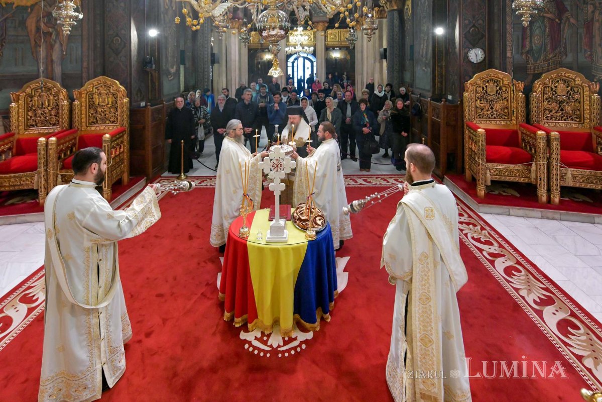 Pomenire și recunoștință regilor României la Catedrala Patriarhală 253724