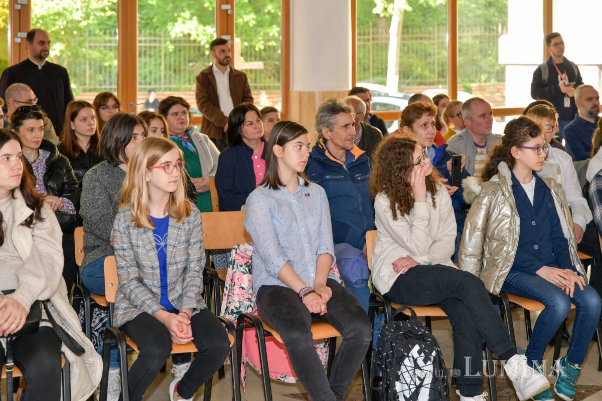 Premierea elevilor din București olimpici la Religie 253738