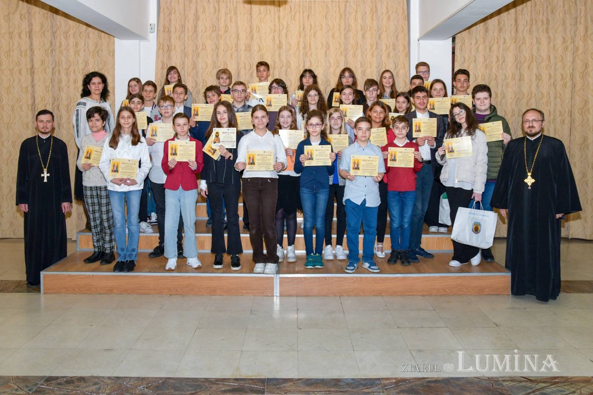 Premierea elevilor din București olimpici la Religie 253746