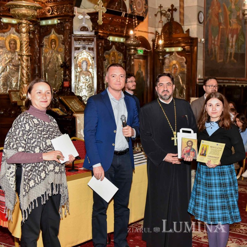 Premierea elevilor din București olimpici la Religie 253752