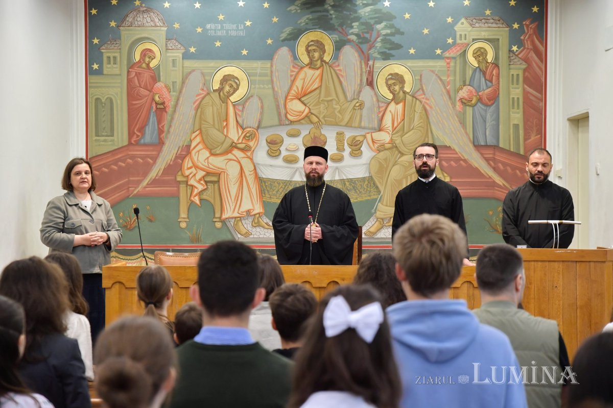 Premierea elevilor din București olimpici la Religie 253755