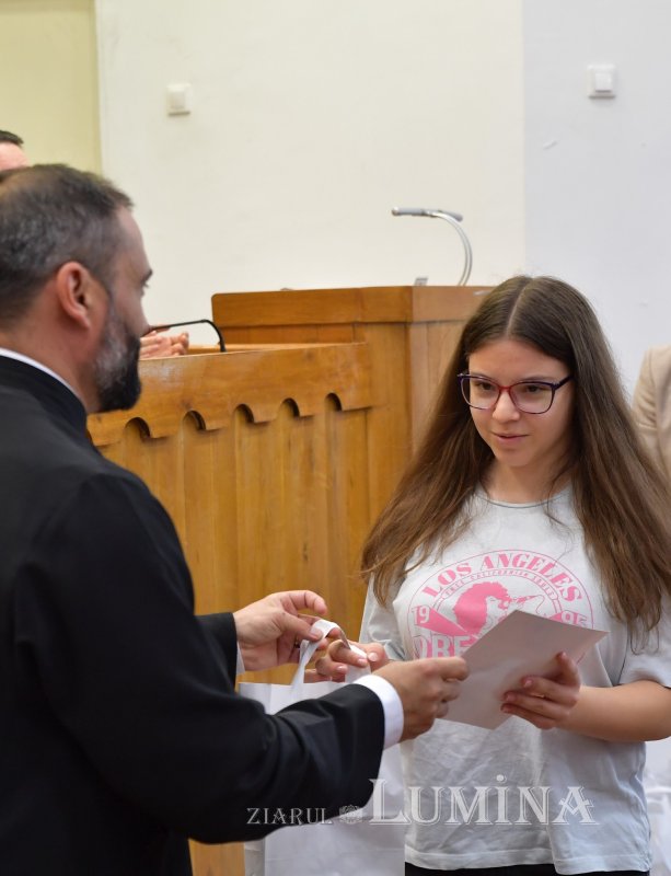 Premierea elevilor din București olimpici la Religie 253764
