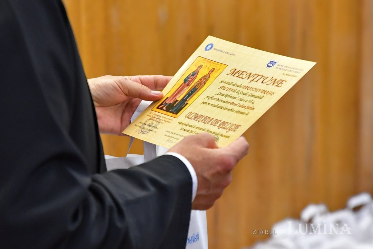 Premierea elevilor din București olimpici la Religie 253765