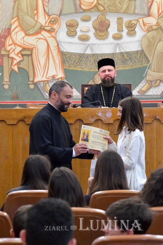 Premierea elevilor din București olimpici la Religie 253770
