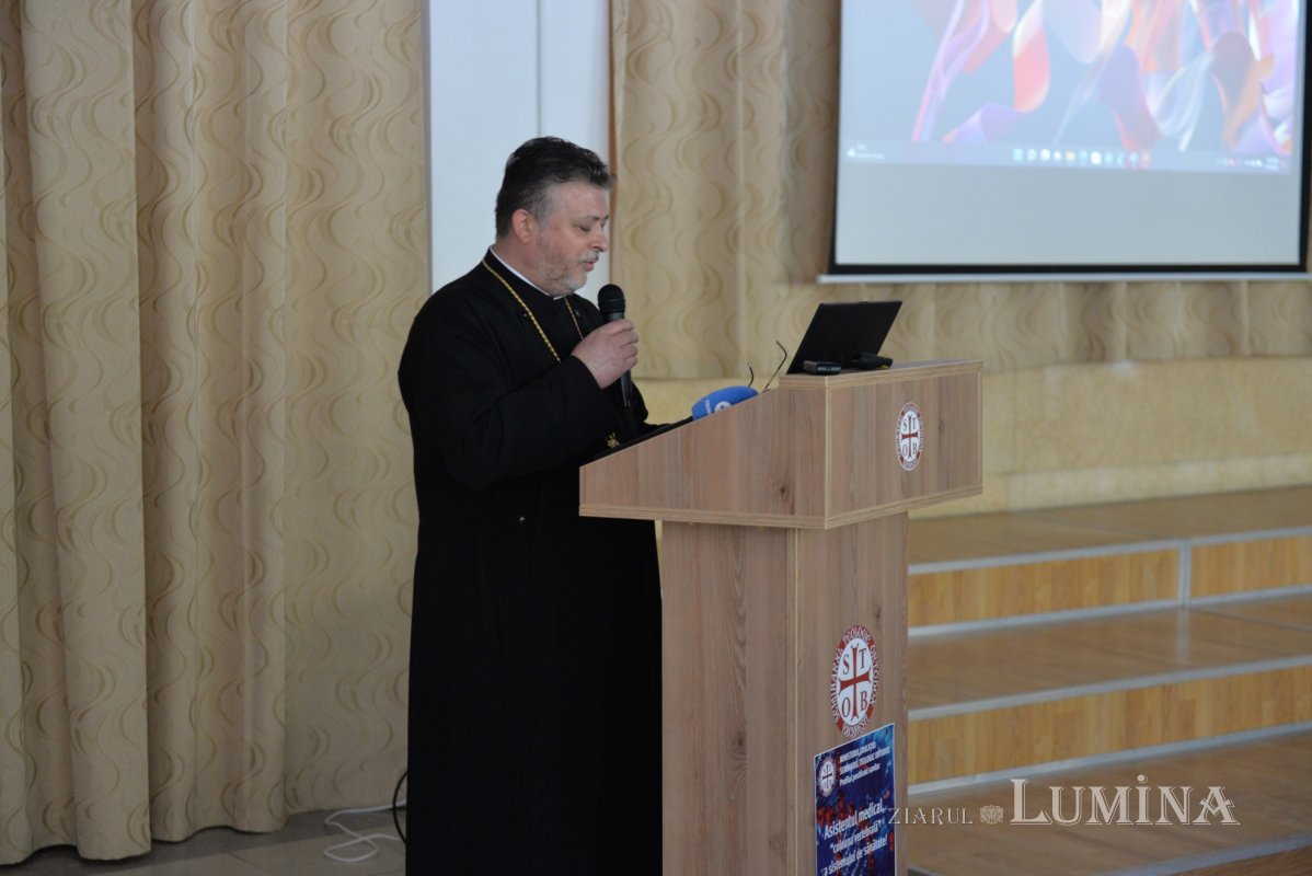 Conferință despre rolul asistentului medical la Seminarul Teologic din București 253875