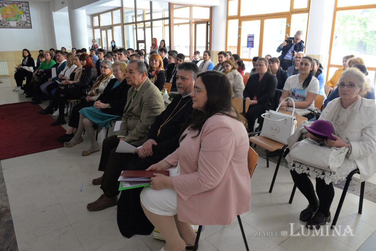 Conferință despre rolul asistentului medical la Seminarul Teologic din București 253889