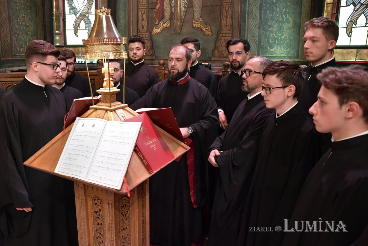 Laudă de seară adusă Sfinților Împărați la Catedrala Patriarhală 254768