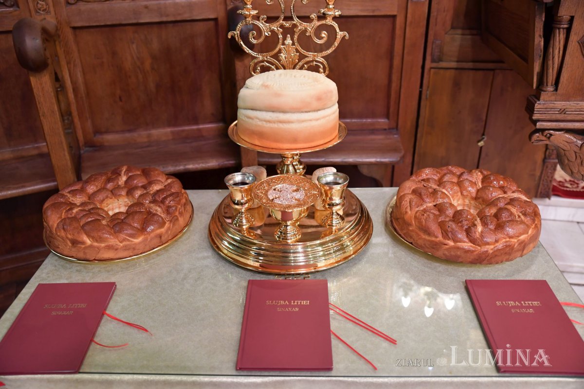 Laudă de seară adusă Sfinților Împărați la Catedrala Patriarhală 254771