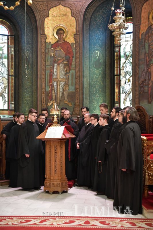 Laudă de seară adusă Sfinților Împărați la Catedrala Patriarhală 254773