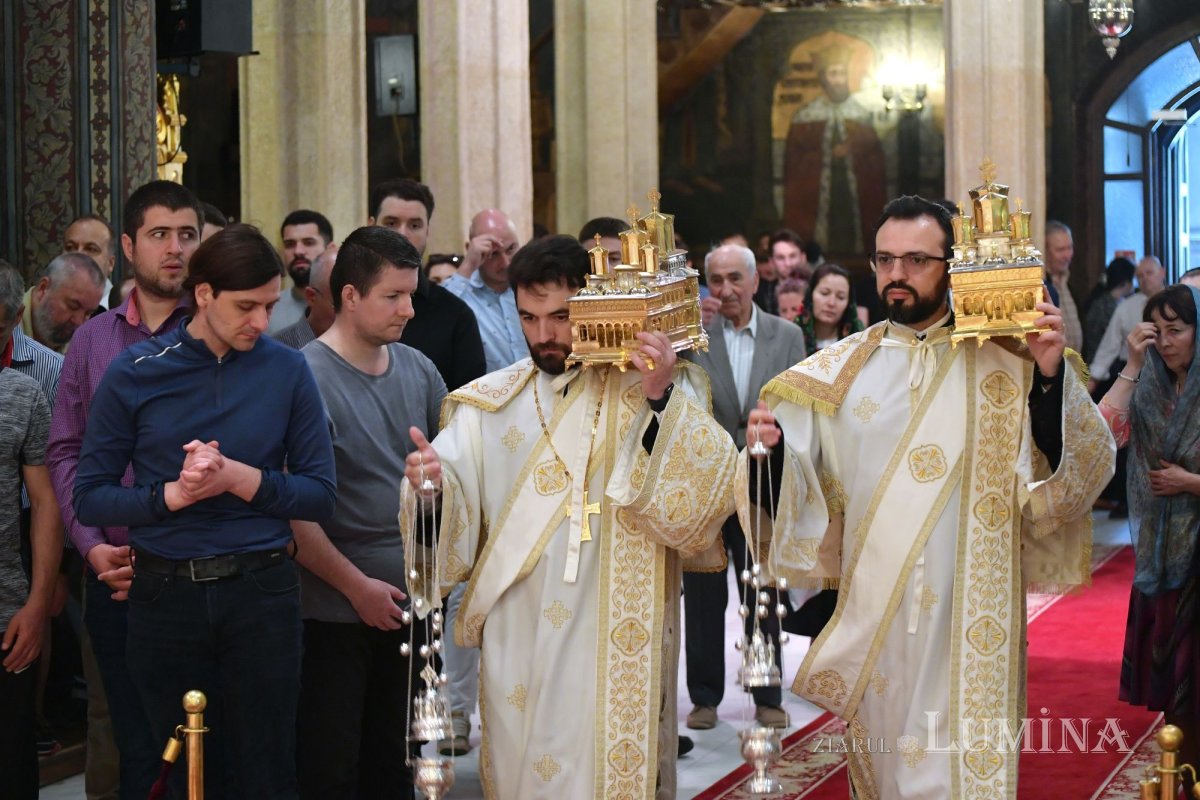 Laudă de seară adusă Sfinților Împărați la Catedrala Patriarhală 254779