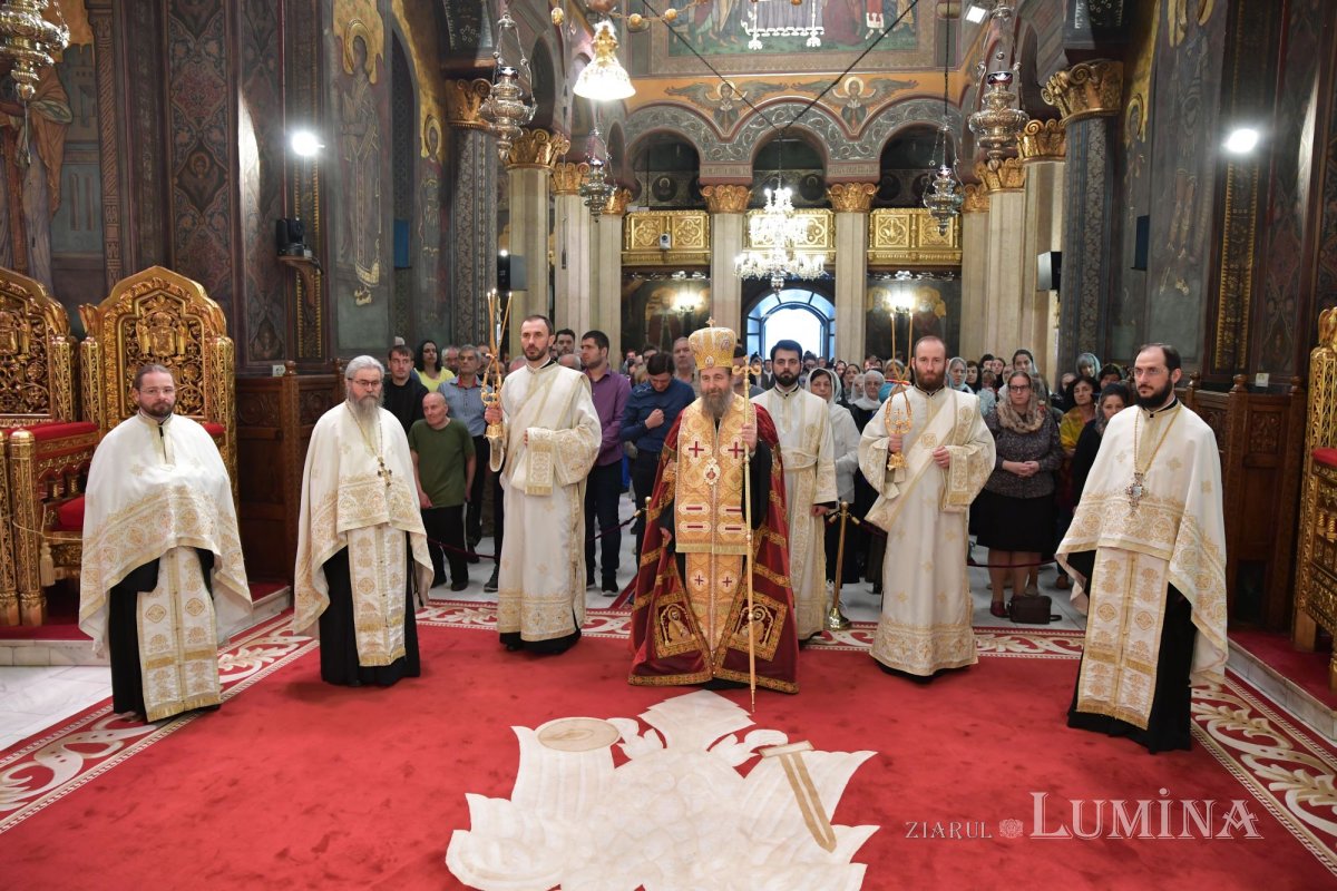 Laudă de seară adusă Sfinților Împărați la Catedrala Patriarhală 254783