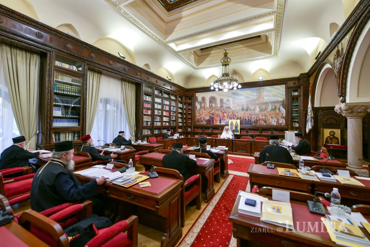 Ședință de lucru a Sinodului Mitropoliei Munteniei și Dobrogei 254744