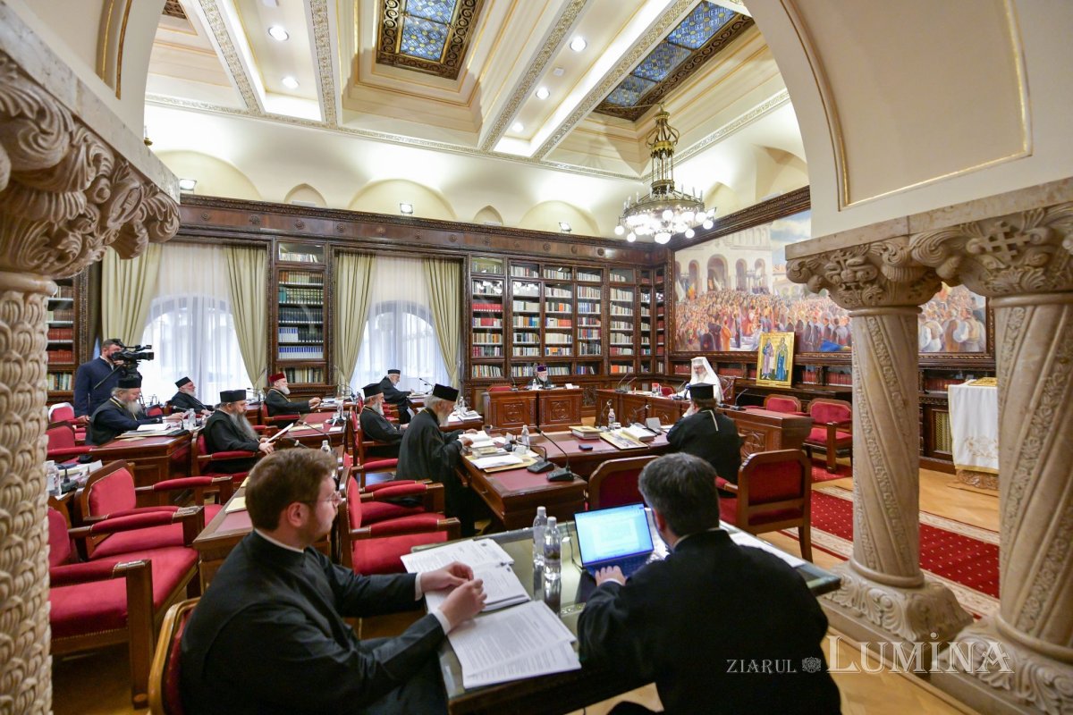 Ședință de lucru a Sinodului Mitropoliei Munteniei și Dobrogei 254748