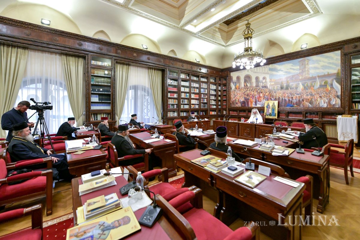 Ședință de lucru a Sinodului Mitropoliei Munteniei și Dobrogei 254753