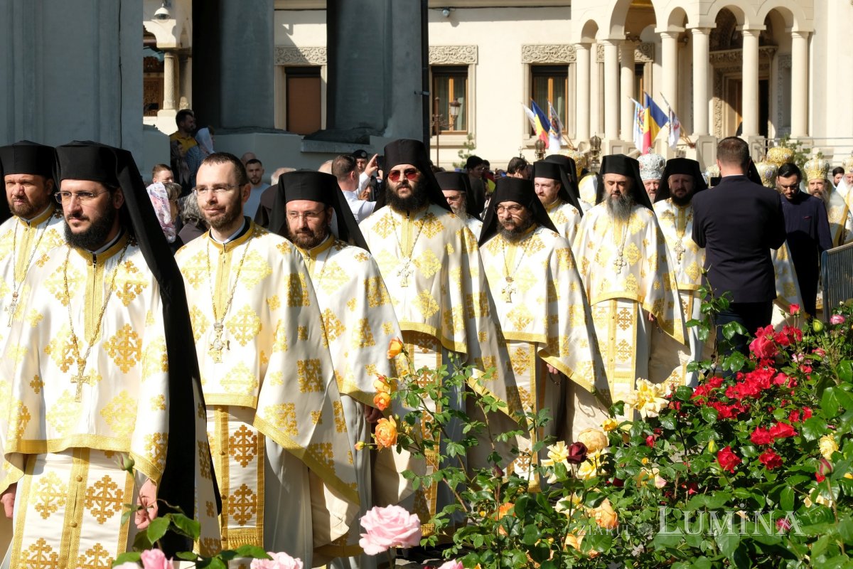 „Eliberatori ai creștinilor persecutați și protectori ai Bisericii” 254824