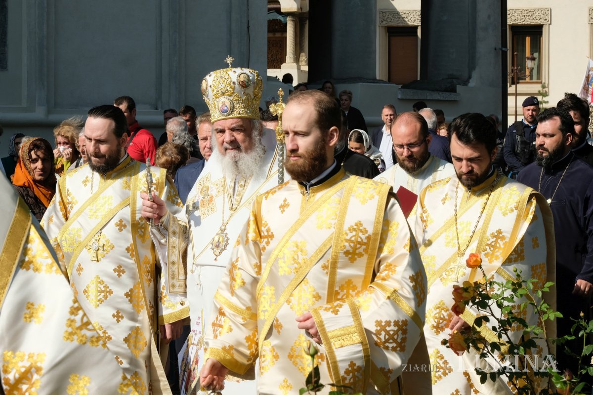 „Eliberatori ai creștinilor persecutați și protectori ai Bisericii” 254825