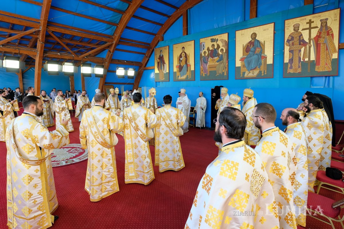 „Eliberatori ai creștinilor persecutați și protectori ai Bisericii” 254832