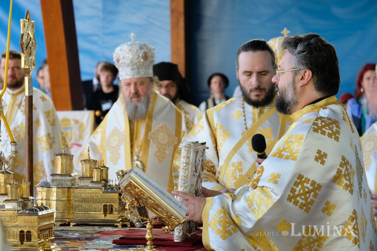 „Eliberatori ai creștinilor persecutați și protectori ai Bisericii” 254835