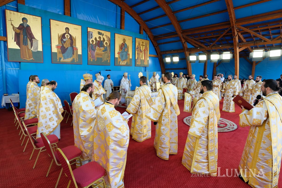 „Eliberatori ai creștinilor persecutați și protectori ai Bisericii” 254836