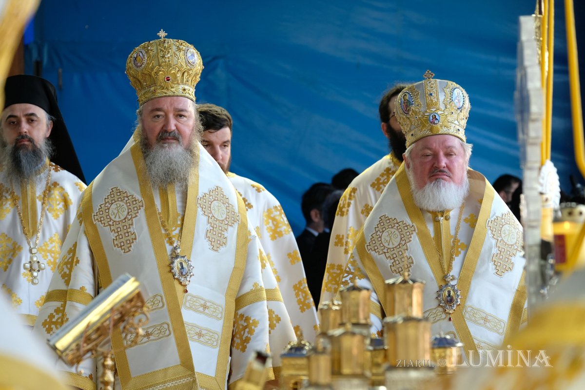 „Eliberatori ai creștinilor persecutați și protectori ai Bisericii” 254839