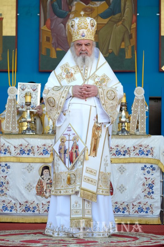 „Eliberatori ai creștinilor persecutați și protectori ai Bisericii” 254845