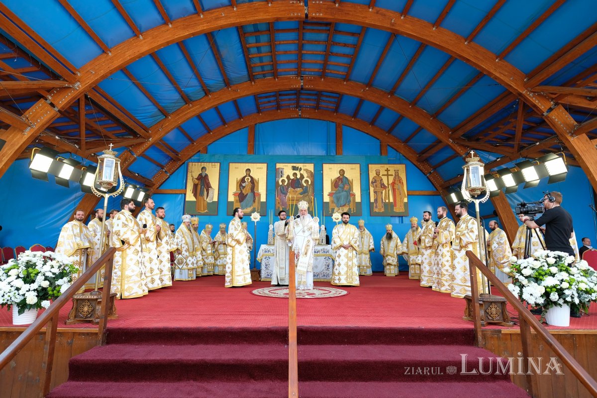 „Eliberatori ai creștinilor persecutați și protectori ai Bisericii” 254849