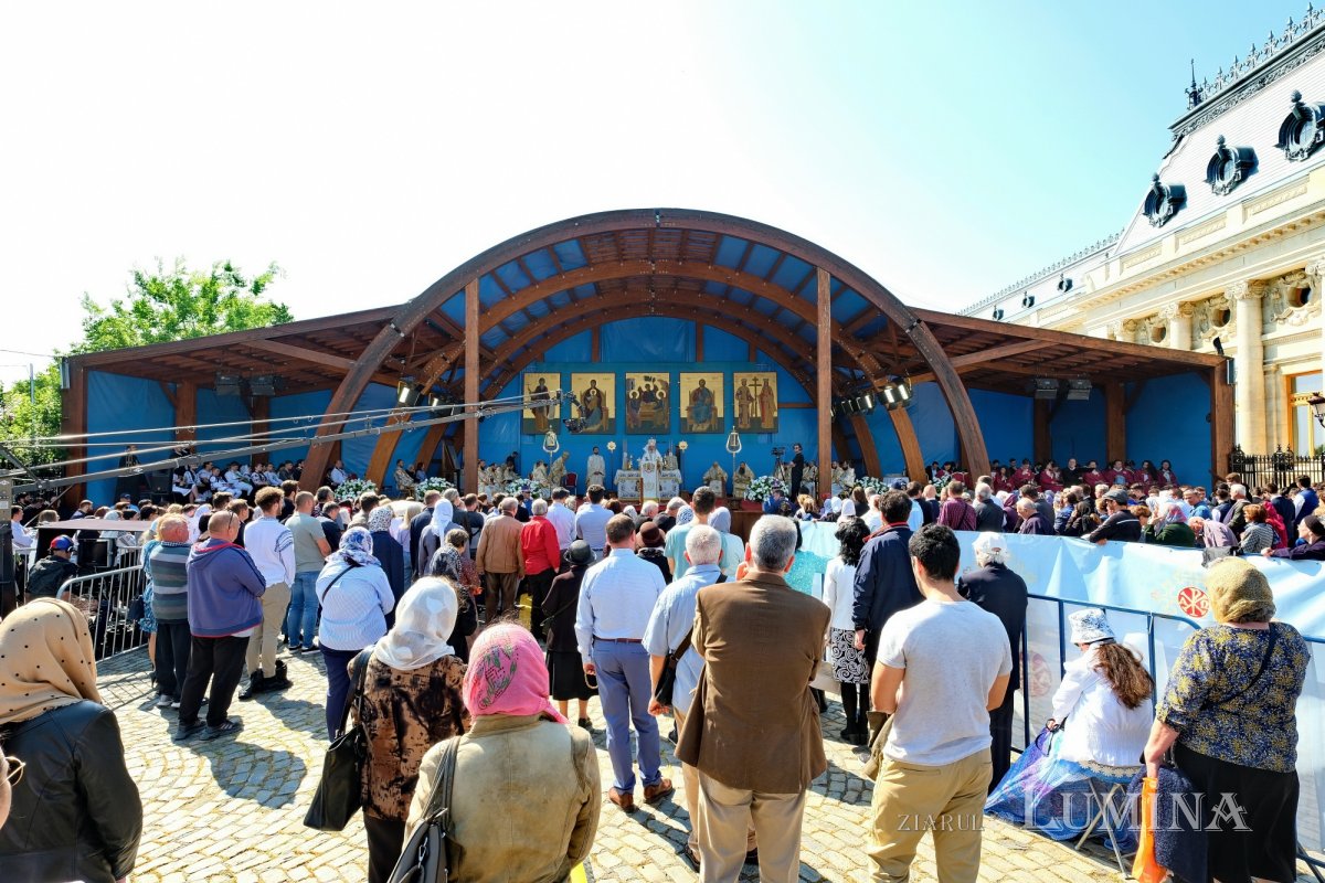 „Eliberatori ai creștinilor persecutați și protectori ai Bisericii” 254860