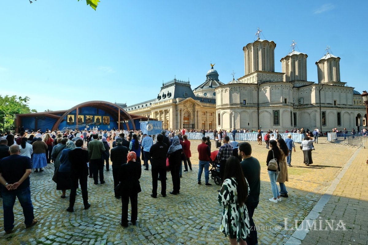 „Eliberatori ai creștinilor persecutați și protectori ai Bisericii” 254861