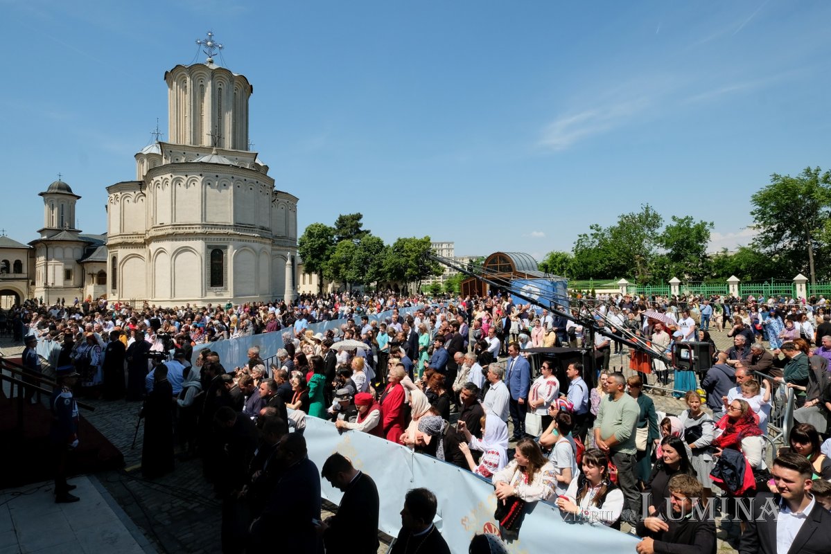 „Eliberatori ai creștinilor persecutați și protectori ai Bisericii” 254864